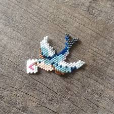 85 Likes 5 Comments La Perleuse Miyuki Laperleusemiyuki On Instagram Une Petite Hirondelle Pour Nous Apporter L Boncuk Elisleri Boncuk Desenleri Boncuk