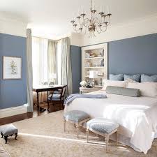 Master Bedroom Love The Blue Walls With White Bedding Blue And Beige Accents Stijlvolle Slaapkamer Slaapkamer Interieur