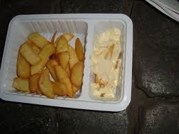 Des Frites Belges Avec Mayonnaise Food Takeout Container