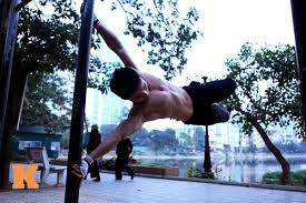 Centosy đang dần trở thành một thương hiệu có tiếng trong làng thể thao đường phố. The Hinh Duong Pho Giá»›i Tráº» Viá»‡t Me Thá»ƒ Hinh Ä'Æ°á»ng Phá»'