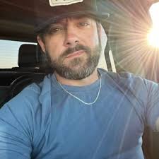 Dustin Morrow (@Dwmorrow89)