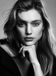 I Love This Amazing Black And White Portrait Photography Faces Blackandwhiteportr Portrait Photography Women Studio Portrait Photography Art Photography Women