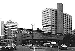 Das finanzinstitut gehört 420 deutschen sparkassen und. Berliner Gesprache Berlins Neue Mitte