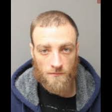 Darryl Mcdermott's Instagram, Twitter & Facebook