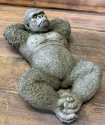 STONE GARDEN LYING SILVERBACK GORILLA MONKEY CHIMP APE STATUE GIFT ORNAMENT  : Amazon.co.uk: Garden