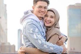 Dalam video itu tampak zaskia mengakui alasan dirinya menjual apartemen mewahnya. Bak Iri Dengan Anak Shireen Nama Calon Bayi Zaskia Sungkar Dan Irwansyah Bikin Putra Sulung Teuku Wisnu Bereaksi Begini Sabar Semua Halaman Grid Star