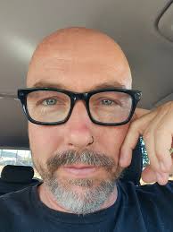 After 25 years in the business, Tom quits, buy 50 acres in remote Alaska  and lives in total peace