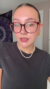 Amber Schooley's Instagram, Twitter & Facebook