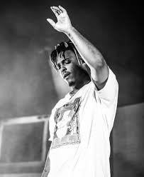 Pin By Peeps On Juice Wrld White Rapper Black And White Aesthetic Black And White Picture Wall