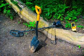One sends and the other receives to detect targets in the ground. Best Metal Detecting Shovel Reviewed In 2020