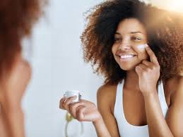 This cream is formulated with 10 active ingredients, and it is a highly potent blend designed to fight age spots, acne scars, melasma, and all other types of hyperpigmentation related issues. Skin Bleaching Products And Procedures Side Effects And Benefits