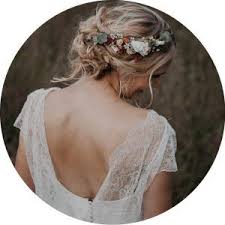 Button Museandmirror Blumenkranz Haare Frisur Kranz Und Frisur Blumenkranz