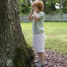 Juegos tradicionales son los juegos que desde muchísimo tiempo atrás siguen perdurando, pasando de generación en generación, siendo trasmitidos de abuelos a padres y de éstos a sus hijos y así sucesivamente, sufriendo quizás algunos cambios. Juegos Tradicionales Para Ninos Y Ninas