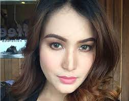 Kakaknya, ika menyedari sara telah menghilangkan diri dan dipercayai telah dilarikan oleh wan jamil yang turut menghilangkan diri. Biodata Tengku Fiella Pelakon Drama Kisah Yang Hilang Oh Hiburan