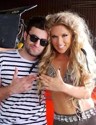 Zilele trecute, laura şi smiley au fost filmaţi împreună, din nou. Pro Tv Secretul Iesit La Iveala Abia Acum Smiley A Scris O Piesa Despre Despartirea De Laura Cosoi Ce Mesaj Ascuns I A Transmis