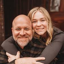 Brett Mooney (@brett_mooney_)