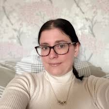 Anyone know of any guitar teachers locally please? 8 year old girl? Thank  you 😊