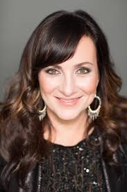 Perfectionist Coco Reilly" is the most accurate introduction I've gotten  yet