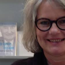 Bettina Schaefer (@EttinaSchaefer)