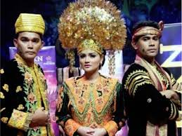 Puteri Aishah Idam Genggam Anugerah Captain Hat Festival Captain Hat Festival