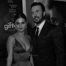 Chris evans, único homem que já teve o coração de selena, é responsável. Chrislena Selena Gomez Chris Evans Selena And Chris
