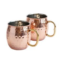 Servez Votre Cocktail Signature Dans Cette Chope Festive Chope En Cuivre Martele 9 97 Chacune Magasinez Mai Copper Mugs Signature Drinks Moscow Mule Mugs