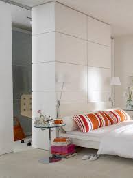 Denn raumteiler sind die ideale lösung ein zimmer zu unterteilen ohne wände einziehen zu müssen. Begehbarer Schrank Mit Arbeitsplatz Wunderweib
