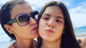 Elma aveiro is a famous instagram star. Sobrinha De Cristiano Ronaldo Desfila No Algarve E Deixa Familia Orgulhosa Dnoticias Pt