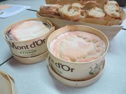 Diesen käse gibt es auf beiden seiten der schweizerischen und französischen grenze. Vacherin Mont D Or Kasekiste Manfred Deppe