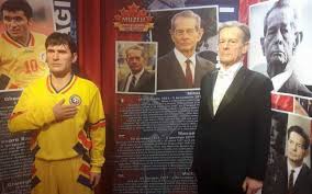 2015, 13:42 pm • expo • iqads. AglomeraÈ›ie De PersonalitÄƒÈ›i La Oradea S A Deschis Muzeul Figurinelor De CearÄƒ Stiri Bucuresti Tv Televiziune Hd