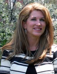 Elizabeth Sheard's Instagram, Twitter & Facebook