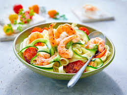 Tagliatelles Aux Crevettes Courgettes Et Tomates Cerises Recette Tagliatelles Tagliatelle Crevette Recette De Plat