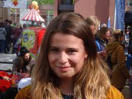 Über ausstehende politik merkel trifft thunberg ich glaube, es gibt so eine art soliblock von den eltern, meinte luisa neubauer noch vor einem jahr. Luisa Neubauer Eltern Alter Vermogen