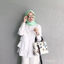Konsep jenis warna memecah pembagian warna menjadi beberapa kategori. Wow Ini Dia Kreasi Hijab Warna Hijab Mint Yang Fresh Dan Cantik