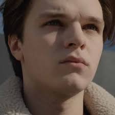 Découvrez combien de mois s'écoulent entre le moment où les scénaristes d'un si grand soleil commencent à imaginer les aventures des héros et la diffusion des épisodes sur france 2. Un Si Grand Soleil Jules Et Ines Ne Sont Plus En Couple Mce Tv