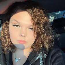 💌 Love is in the air 💌 Get simplycleanco to 1K!!!! ✨ Valentine's Day is  right around the corner!!! I will be throwing together a super cute FREE  Valentine's Day bucket with