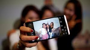 Isu remaja dan penggunaan media sosial kini menjadi suatu aspek penting yang perlu dikaji kerana ia merupakan medium komunikasi yang johari hassan, & raja shahrina raja abdul rashid. Remaja Kerap Pakai Internet Untuk Hiburan Dan Media Sosial