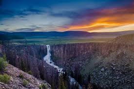 Within the park, there are 355 miles of hiking trails, three different lakes for water activities, and multiple waterfalls to keep you busy all weekend. The Best Colorado Waterfalls When You Want To Go Chasing Waterfalls 1000 Things To Do In Denver