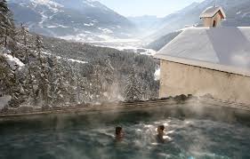 I bagni vecchi propongono sei settori con differenti percorsi termali tra cui piscina. Bagni Vecchi