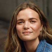 Elinor Montgomery's Instagram, Twitter & Facebook