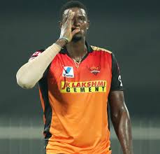 Diwangun ku basa lancaran, palaku anu ngalakonna loba, mangsa nu kacaturna lila. Saha Tokoh Utama Dina Novel Patepung Di Bandung Teh Cara Golden