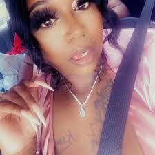 Bree Gross's Instagram, Twitter & Facebook