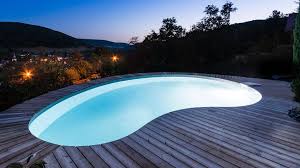 Nous avons le projet d'acheter une couverture sécurité hivernage et voici la raison : Piscine Haricot Celine Le Modele Arrondi Elegant Piscines Waterair