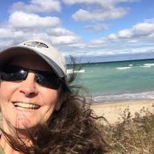 Marla Lunderberg (@MarlaLunderberg)