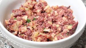 Serve the hash divided between serving plates with an egg on top. Ginisang Corned Beef At Patatas Youtube