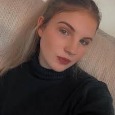 Does anyone know any good cake makers