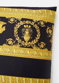 Esaltate la vostra mascolinità con la nuova collezione di giacche e cappotti firmata versace. Versace Home Completi Letto Di Lusso Shop Online Italia