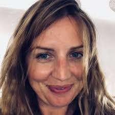 Stefanie Pearson's Instagram, Twitter & Facebook