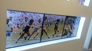 Tras su primer gol, portugal definitivamente empezó a aparecer con regularidad. Secuencia Del Gol De Maradona A Los Ingleses En El Mundial 86 En La Galeria De Los Idolos Populares En Casa Rosada Buenos Aires City Gol De Mundial 86