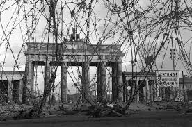 Fall Of Wall Paved Way For End Of Cold War The Rise And Fall Of The Berlin Wall Stripes